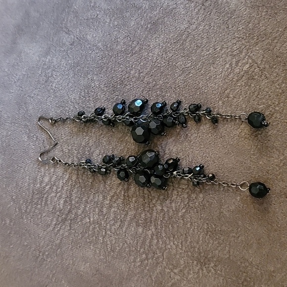 Vtg Extra Long Witchy Gothic Gunmetal Black Cluster Beaded Dangle Earrings - Picture 2 of 4
